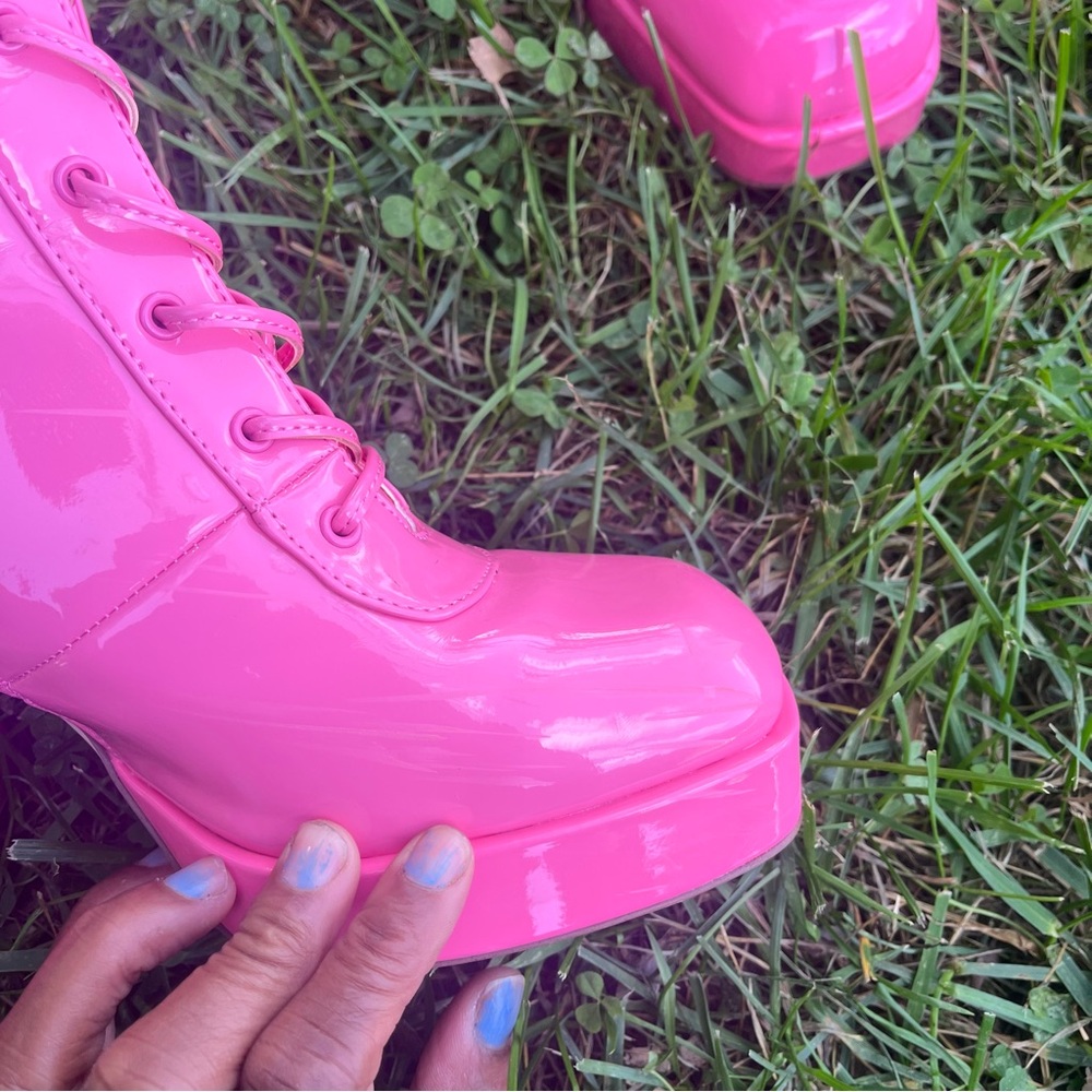 Boots - Picture 7 of 10
